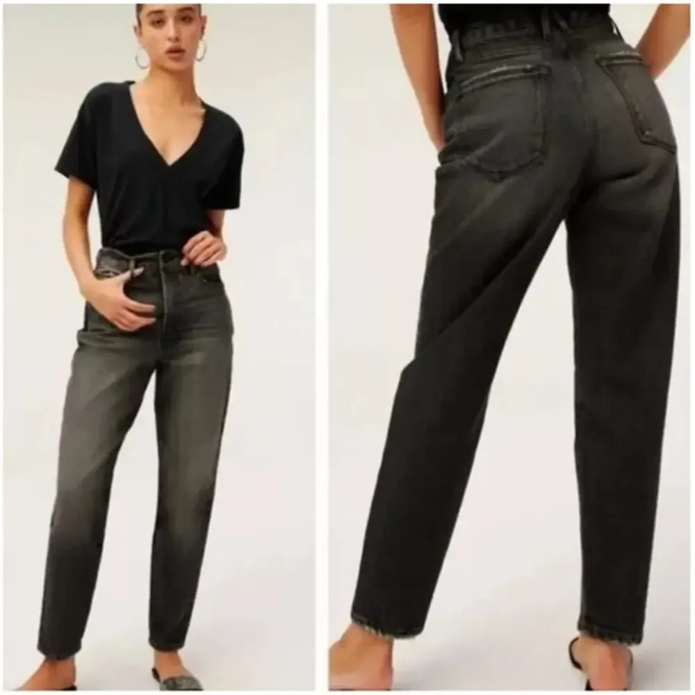 NWT Good American Good Mom Tapered Leg Jeans Women's Size 6 / 28 Black Distress